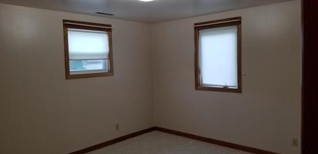 Building Photo - 1615 Hanaford Ave