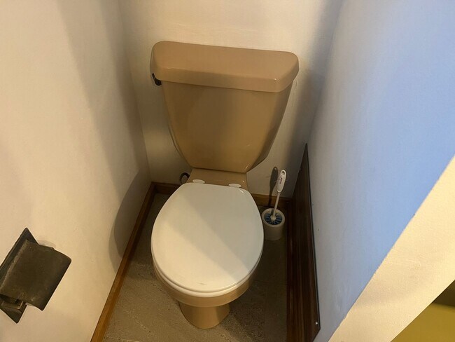 Building Photo - RR03