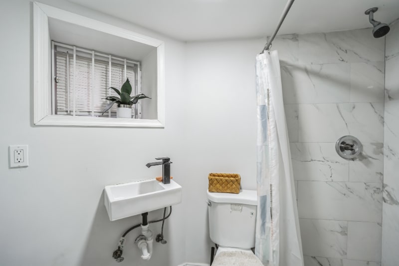 Building Photo - 5940 Walton Ave