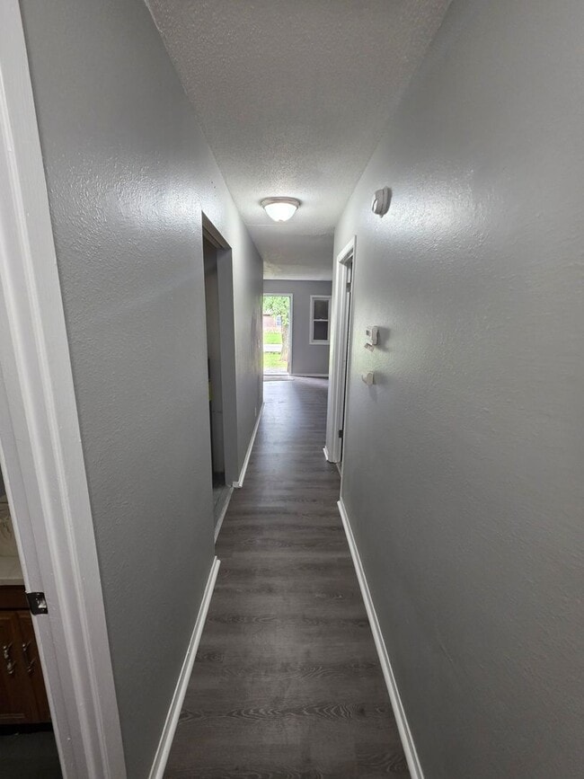 Building Photo - 1305 Richard Dr