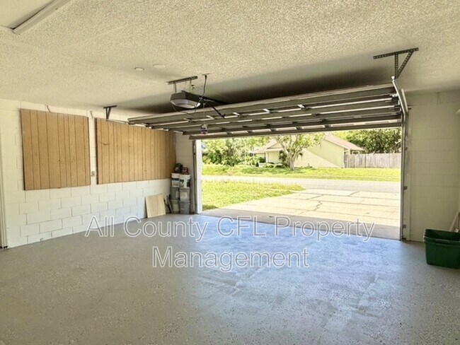 Building Photo - 553 Walnut Grove Pl