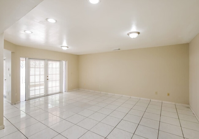 Building Photo - 6480 SW 160th Ct