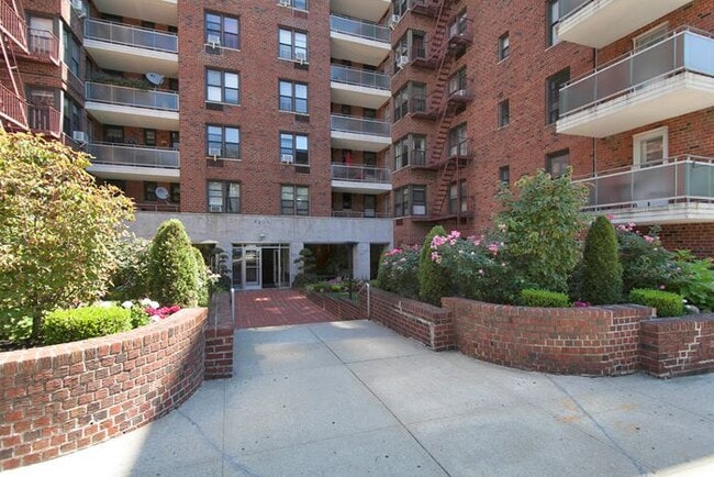 9511 Shore Road - 9511 Shore Rd
