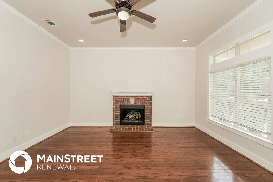 Building Photo - 6229 S Clubview Cir