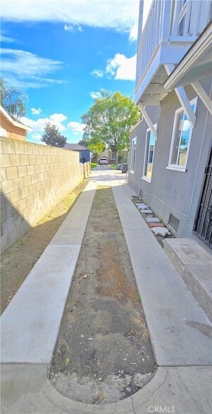 Building Photo - 5747 Jefferson Ave