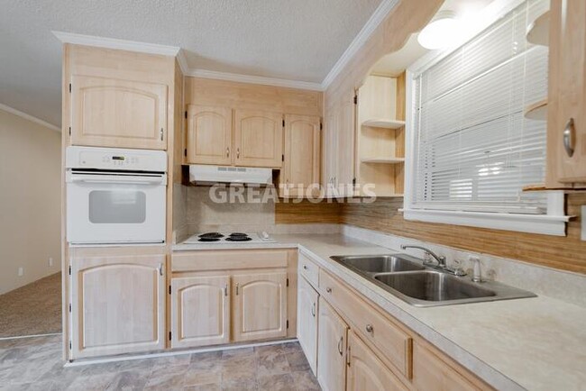 Building Photo - 7268 Fontana Dr