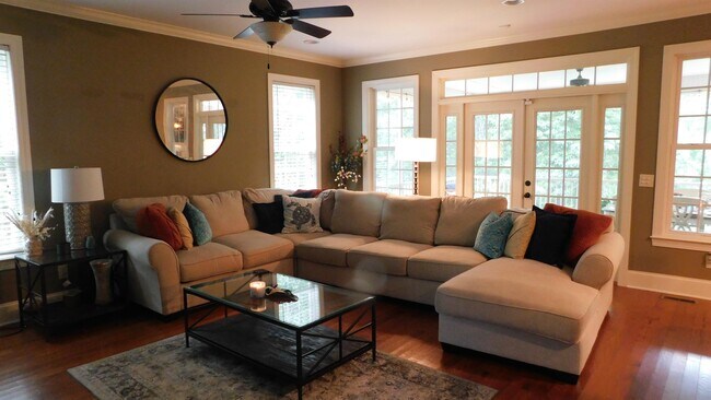 Building Photo - 400 Beaumont Park Cir