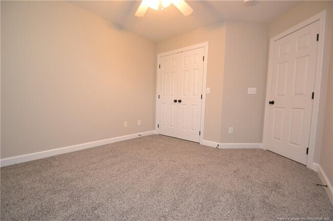 Building Photo - 1507 Poets Glade Dr