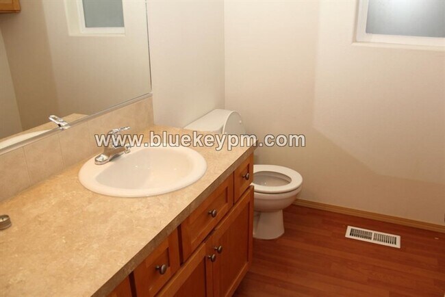 Building Photo - 3 bedroom 2.5 bath home in Errol Heights