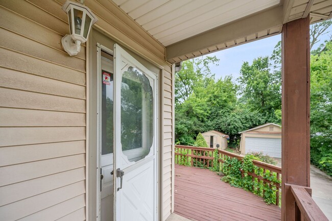 Building Photo - CHEVIOT- Charming 3 bedroom 1.5 bath