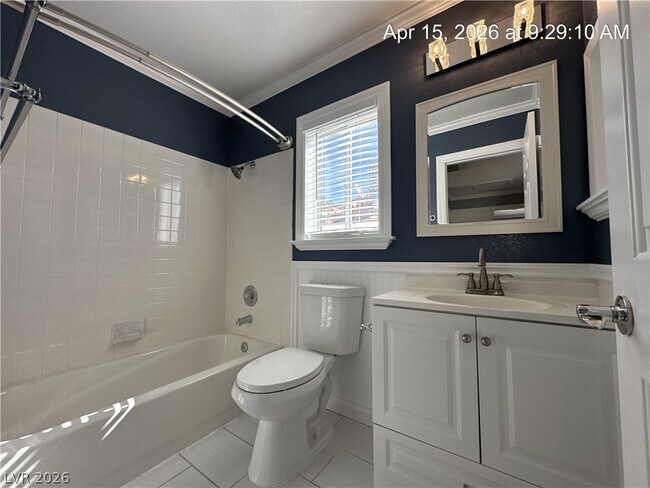 Building Photo - 8848 Hampton Green Ave