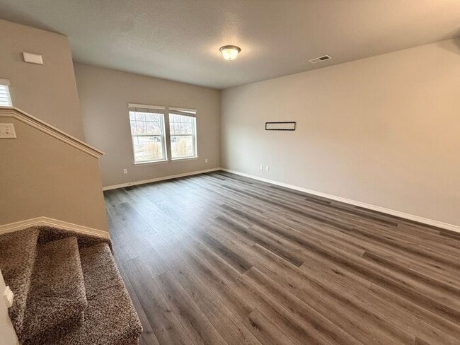 Building Photo - Beautiful 3 bed/ 2.5 bath Townhome in Berthoud