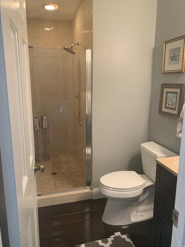 Building Photo - 3436A Holly Rd