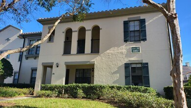 Building Photo - Come see this modern, elegant condo in Celebration!