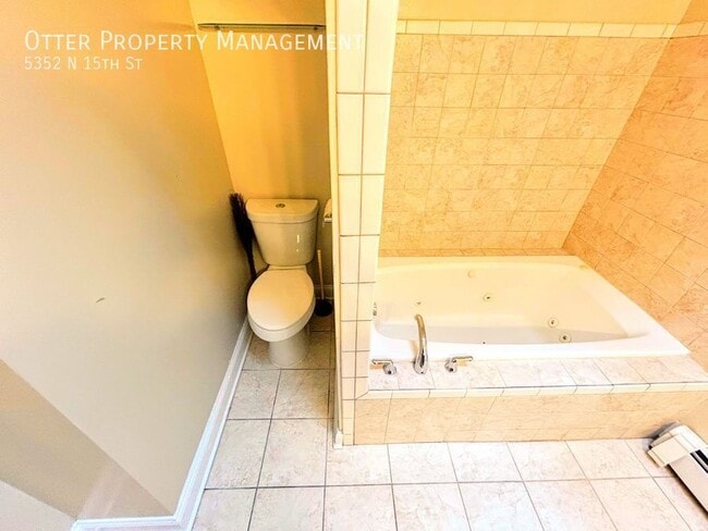 Building Photo - 5352 N 15th St