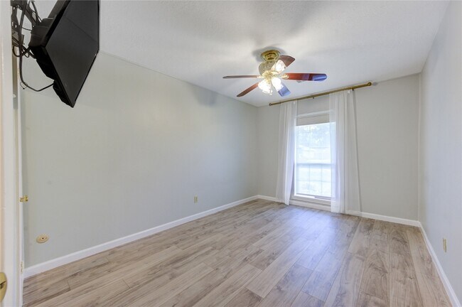 Building Photo - 16019 Fathom Ln