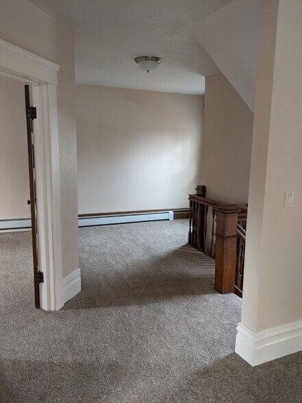 Foyer/Entry Area - 328 Bessemer Ave