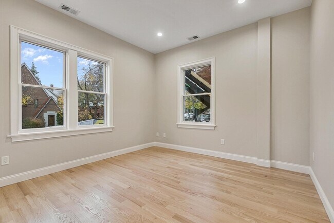 Building Photo - 14 Newell Rd