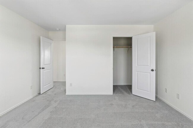 Building Photo - 331 Bugbee
