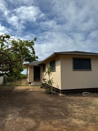 Building Photo - Beach front house