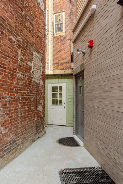 Building Photo - 1384 Ridge Ave