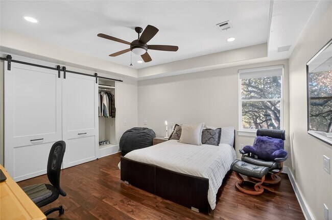 Building Photo - 3627 Stoneridge Rd