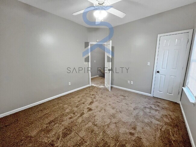 Building Photo - Move in before November 15th and choose yo...