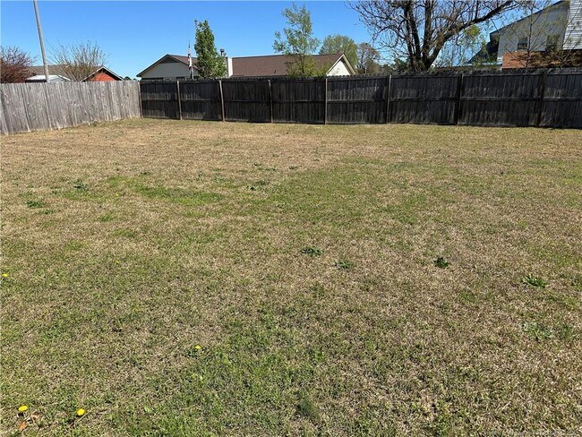 Building Photo - 2149 Heathcote Dr