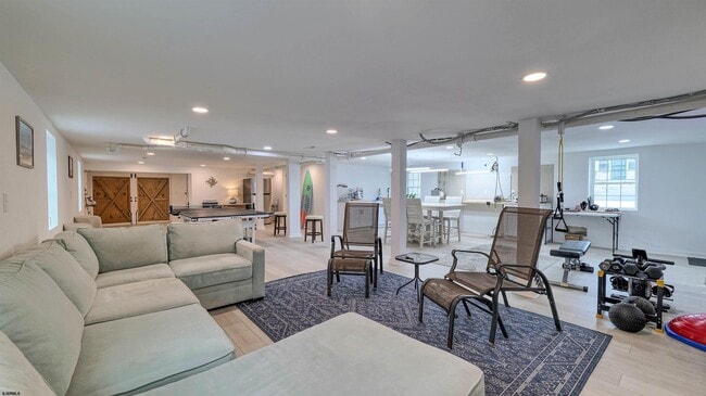 Building Photo - 6223 Winchester Ave