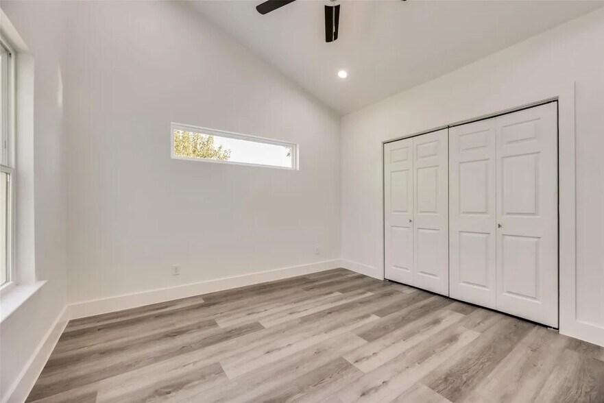 Building Photo - 1930 Shaw St