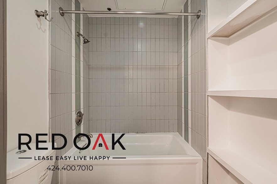 Building Photo - 430 S Broadway