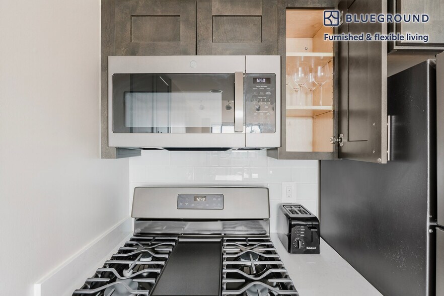 Building Photo - 1200 N Veitch St