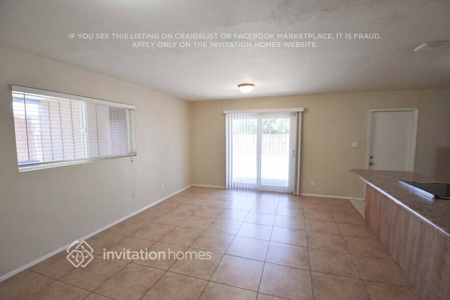 Building Photo - 3520 W Lawrence Rd