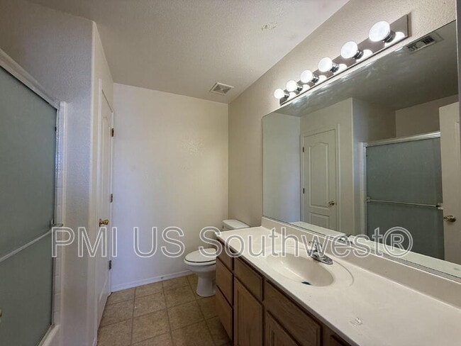 Building Photo - 1605 E Rinaldi Way