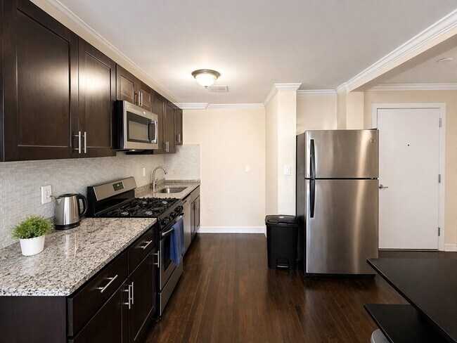 Building Photo - 435 Walnut Ave