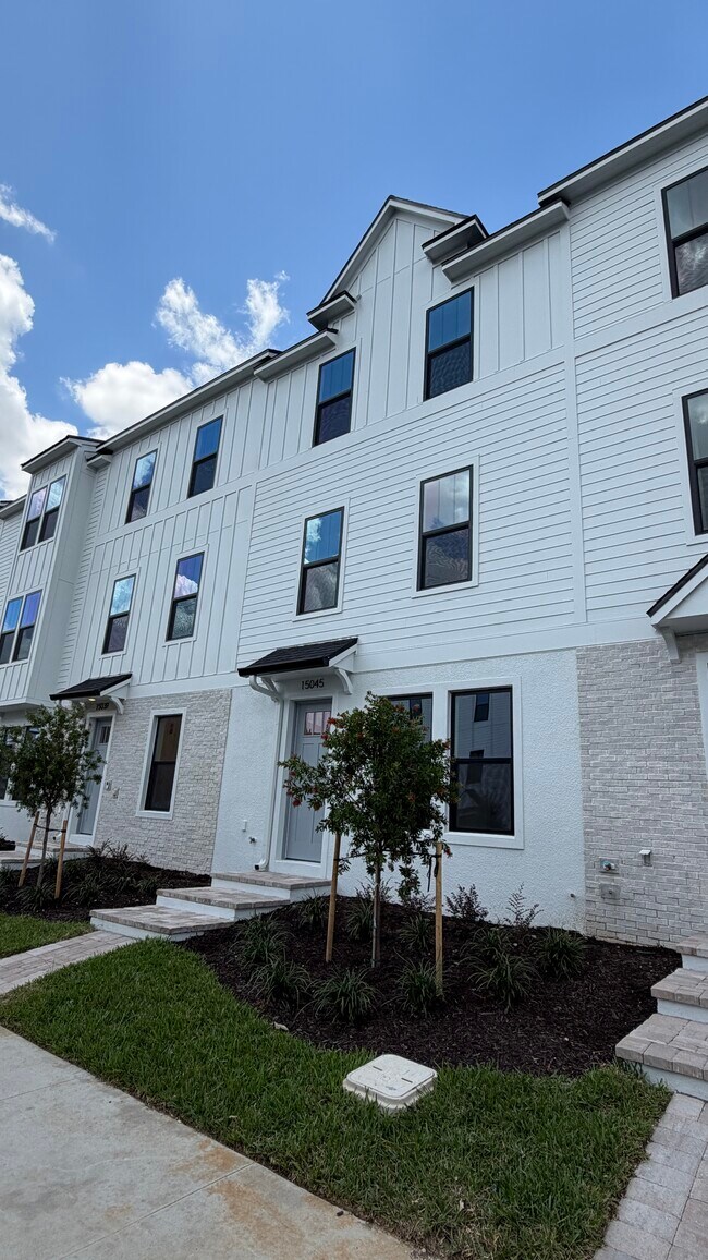 Building Photo - 15045 Groveside Rd