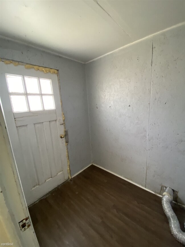 2 br, 1 bath House 207 South Locust Street 207 S Locust St