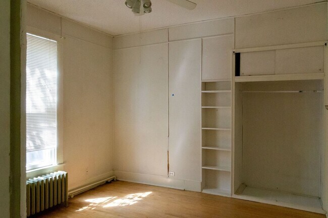 Building Photo - In the Heart of Dinkytown - Amazing 6 bedroom Victorian Rental Home,  Fall 2026!