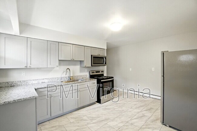 Building Photo - 3237 Verdun Ave