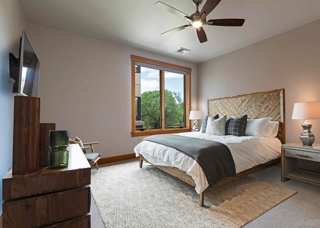 Building Photo - $2,295 / 2BD Luxury Condo