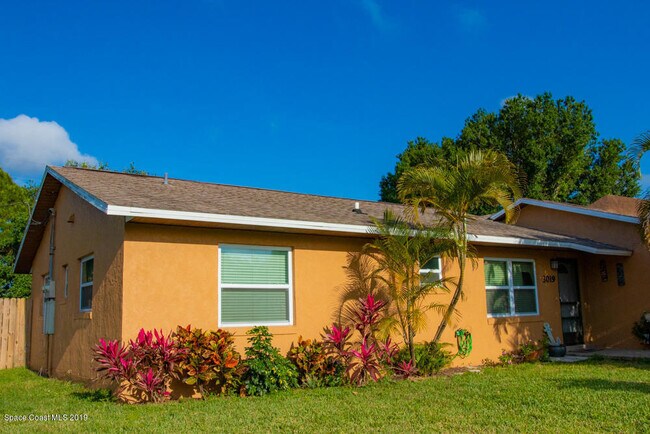 Building Photo - 3019 Sea Gate Cir
