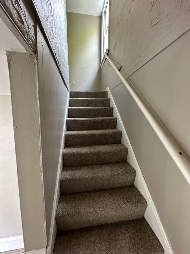 Building Photo - Single Family Home