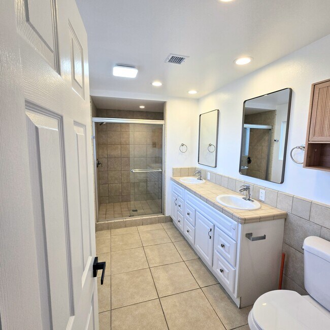 Building Photo - 90 Lupe Ave