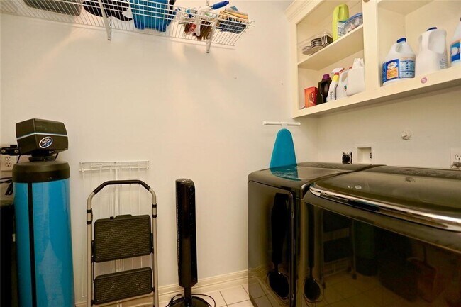 Building Photo - 19003 Yearling Meadows