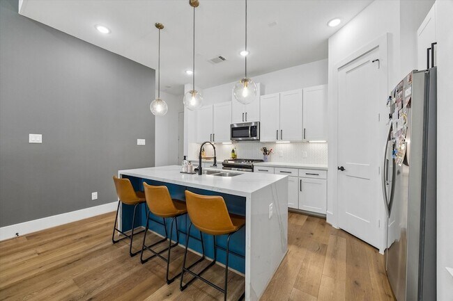 Building Photo - 9009 Wellspring Dr