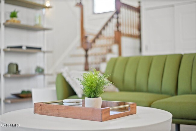 Building Photo - 162 Lake Ave