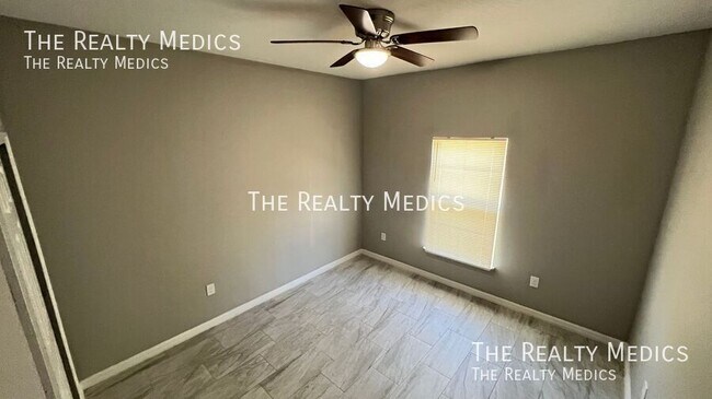 Building Photo - 1750 Loquat Ct NW