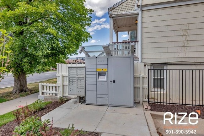 Building Photo - 521 S 500 E