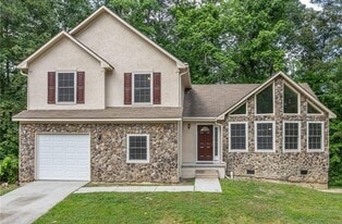 Building Photo - 1902 Woods Ct