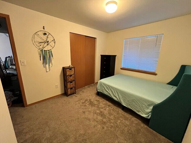 Building Photo - 3-Bedroom with Unfinished Basement